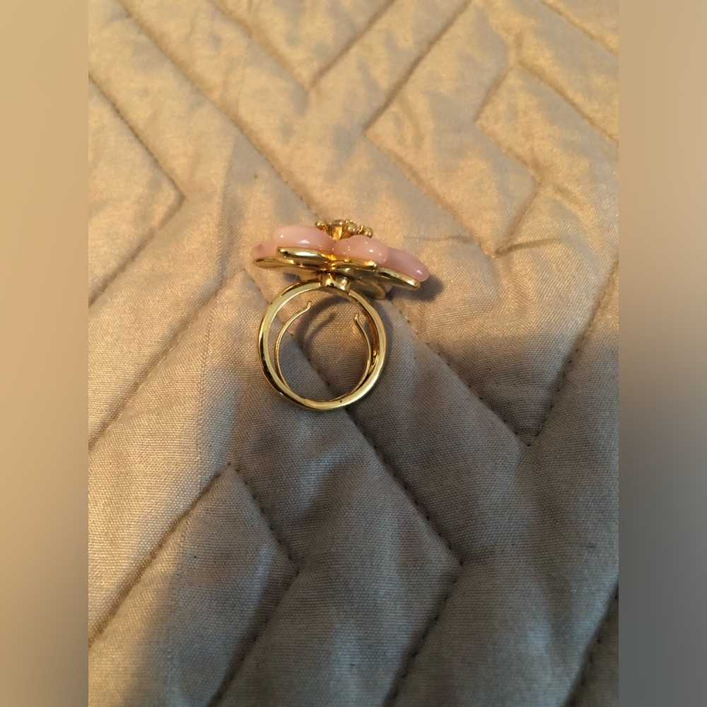 Flower ring - Picture 2 of 2